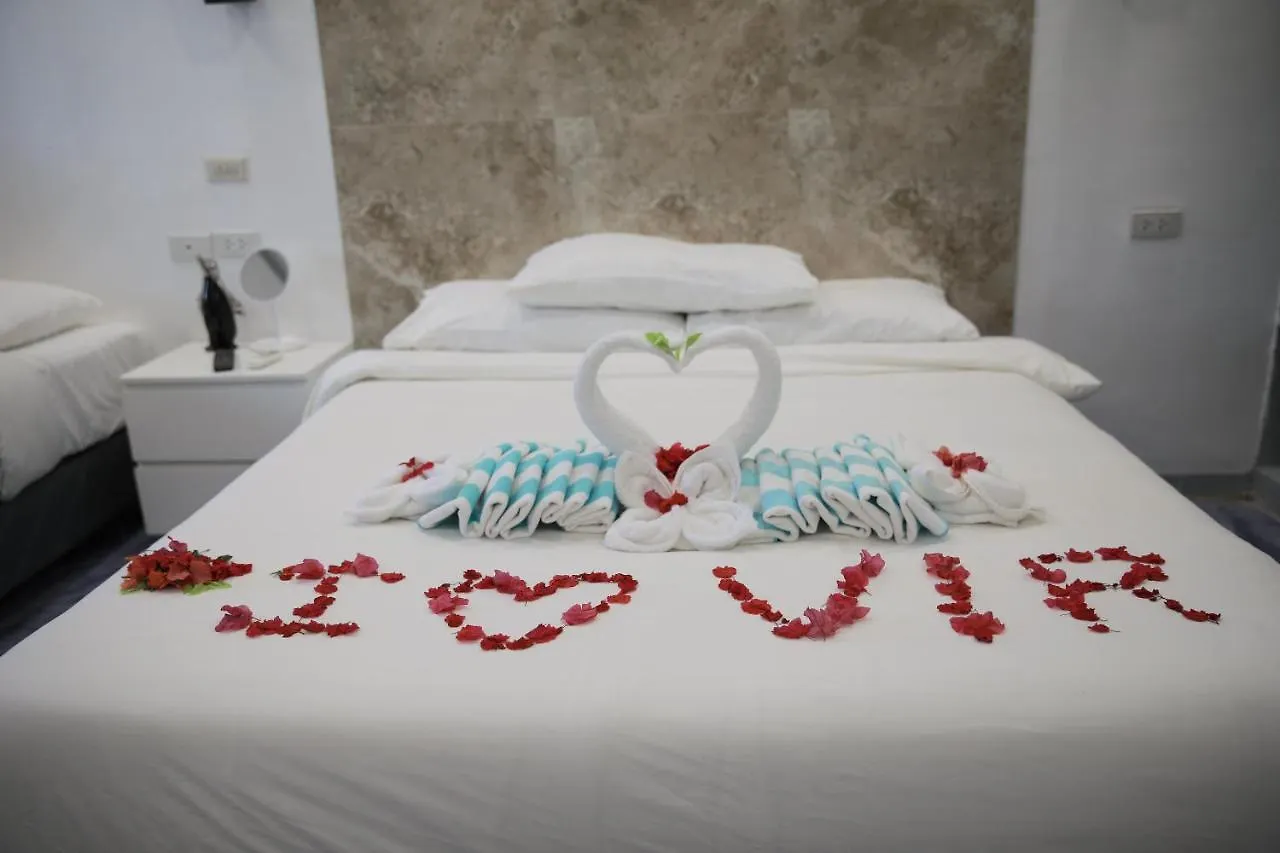 פנגלאו 버진 아일랜드 리조트 Virgin Island Resort Restaurant & Spa