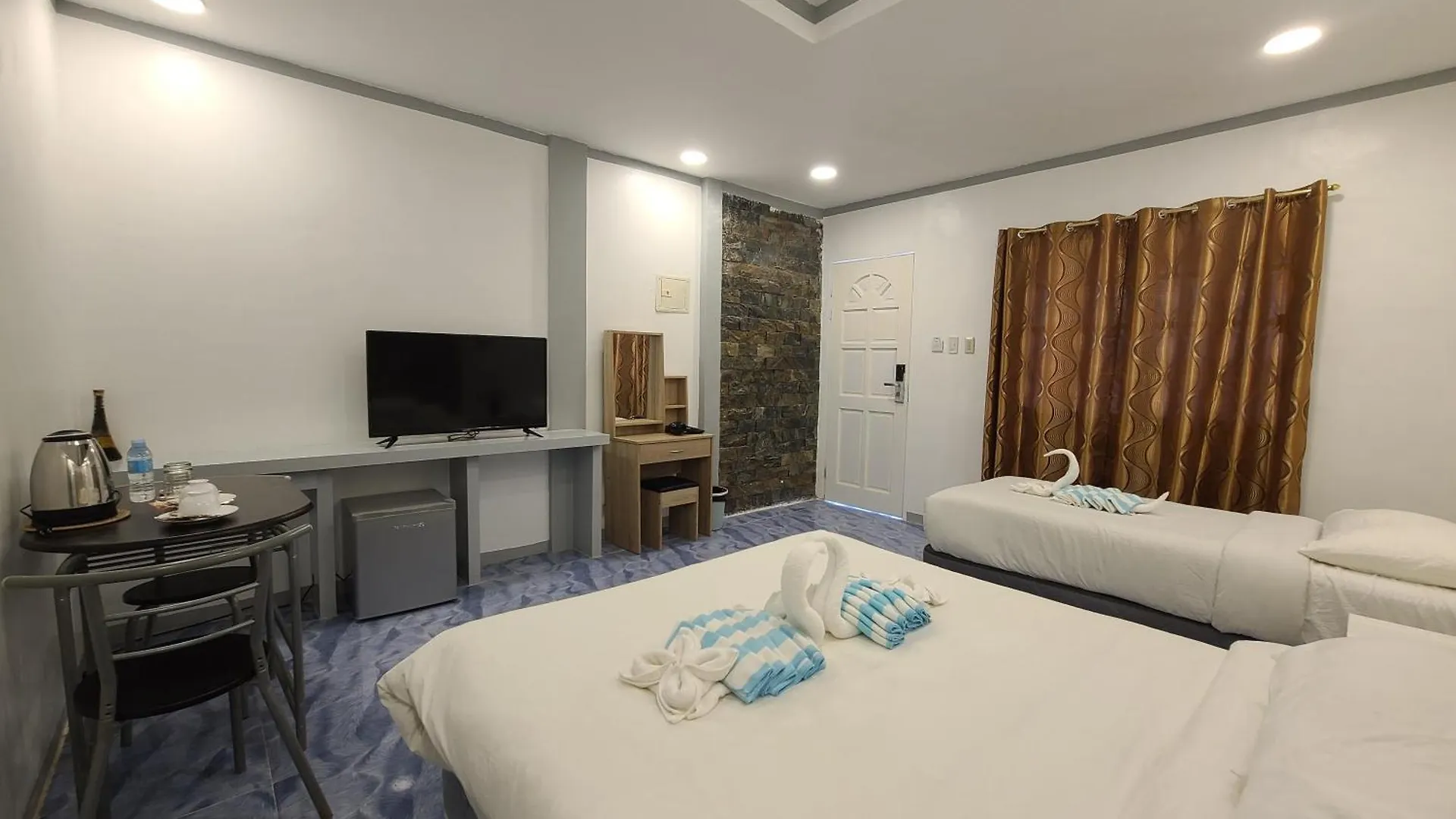 פנגלאו 버진 아일랜드 리조트 Virgin Island Resort Restaurant & Spa