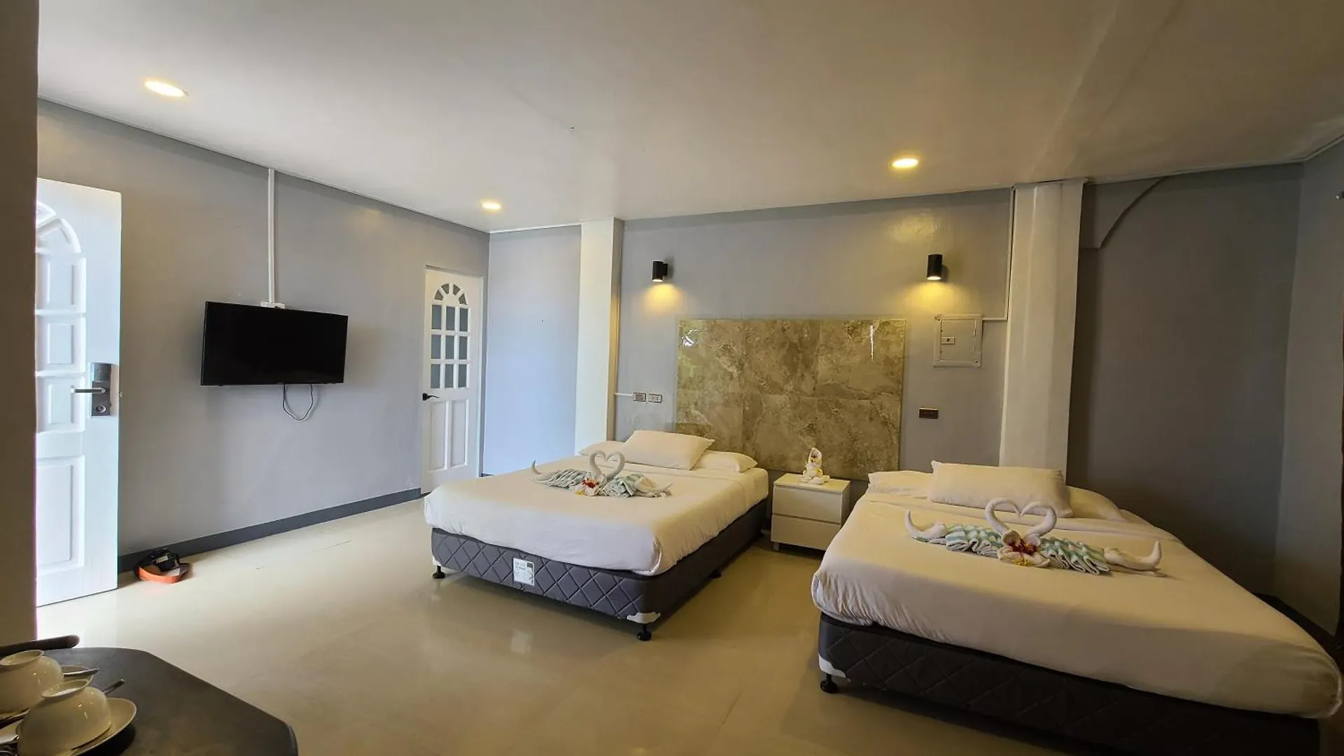 פנגלאו 버진 아일랜드 리조트 Virgin Island Resort Restaurant & Spa