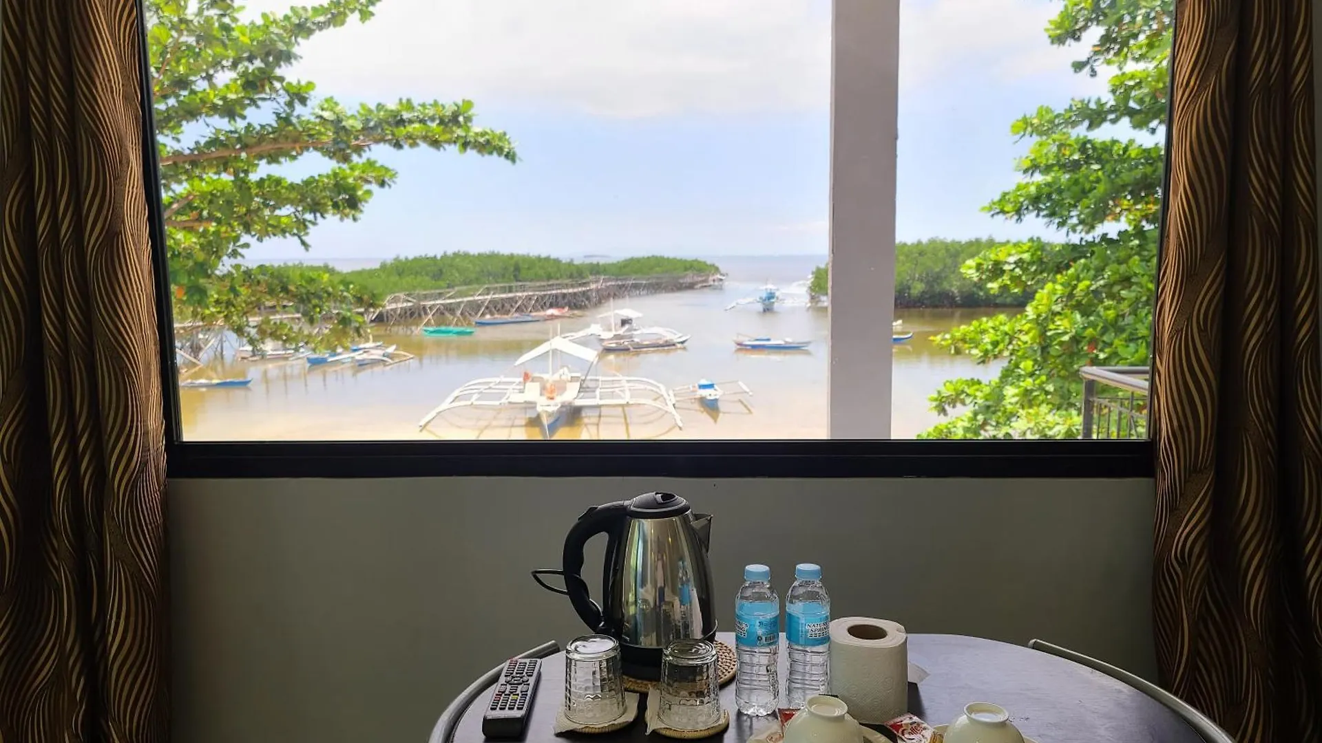 פנגלאו 버진 아일랜드 리조트 Virgin Island Resort Restaurant & Spa